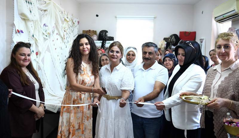 Osmangazi Belediyesi’nin Çeltik Köyü’nde açtığı Osmangazi Meslek Edindirme Kursları’na (OSMEK)