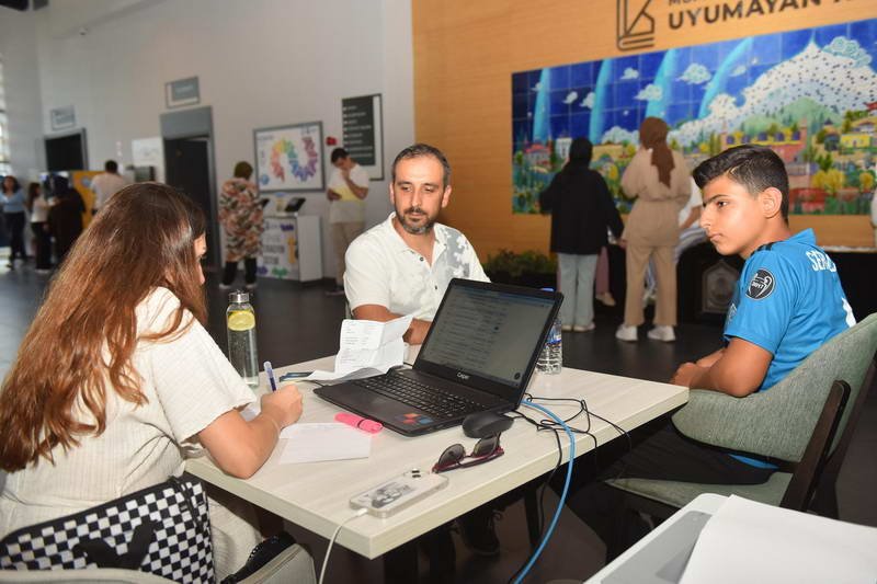 Öğrenciler, 16,17 ve 18 Temmuz tarihlerinde Mümine Şeremet Uyumayan Kütüphanesi’nde