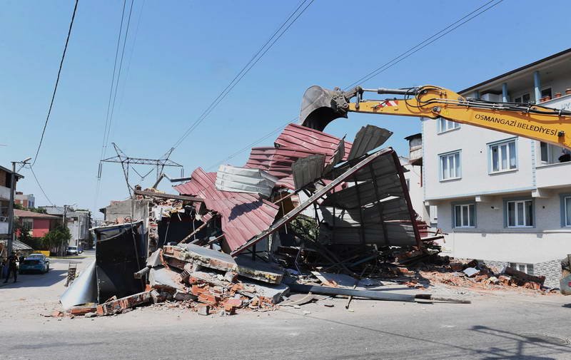 Kaçak yapılaşmaya karşı mücadelesini kararlılıkla sürdüren Osmangazi Belediyesi, Geçit Mahallesi’nde