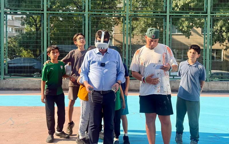 Osmangazi Belediyesi'nin ilçedeki basketbol sahalarını güzelleştirmek adına düzenlediği ‘Basketbol Sahaları