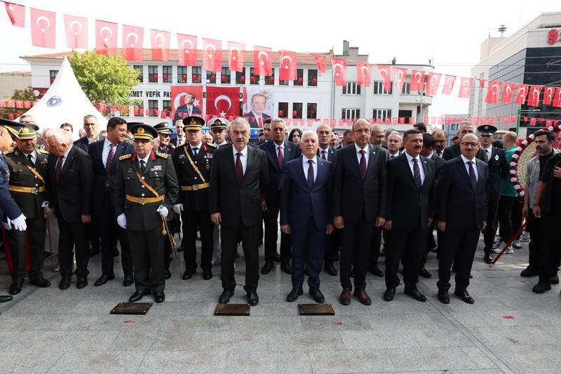 Başkomutan Gazi Mustafa Kemal Atatürk’ün liderliğinde kahraman ordumuz ve milletimizin