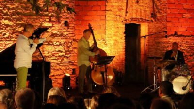 Mudanya Belediyesi’nin bu yıl ilk kez düzenlediği Mudanya Caz Festivali,