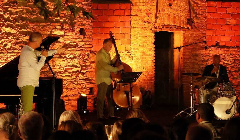 Mudanya Belediyesi’nin bu yıl ilk kez düzenlediği Mudanya Caz Festivali,