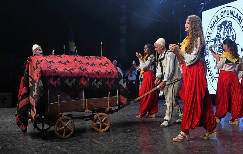 19.Uluslararası NAKEM Osmangazi Belediyesi Balkan Festivali, renkli gösteriler ve coşkulu