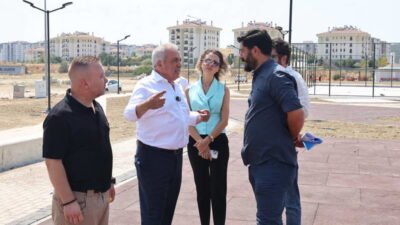 Nilüfer Belediye Başkanı Şadi Özdemir, Balkan Mahallesi’nde yapımı devam eden