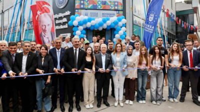 Bursa Büyükşehir Belediyesi tarafından gençlerin kendilerini ifade edebilmeleri, fikirlerini paylaşabilmeleri