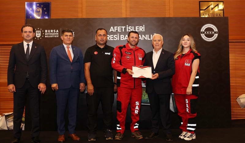Bursa Büyükşehir Belediye Başkanı Mustafa Bozbey, Bursa’daki orman yangınlarının söndürülmesi