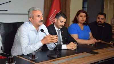 CHP Bursa İl Başkanlığı’nda gerçekleştirilen törenle, Memleket Partisi geçmiş dönem