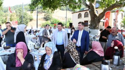 Mürseller Mahallesi sakinleriyle bir araya gelen Osmangazi Belediye Başkanı Erkan