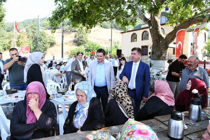 Mürseller Mahallesi sakinleriyle bir araya gelen Osmangazi Belediye Başkanı Erkan