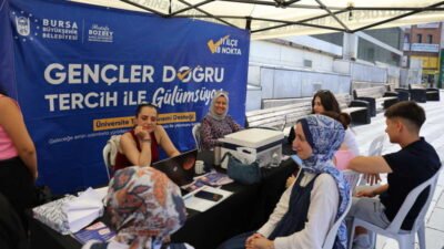 Bursa Büyükşehir Belediyesi, üniversiteye hazırlık sürecinde olduğu gibi tercih döneminde