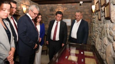 Osmangazi Belediyesi, 30 Ağustos Zafer Bayramı’nda açılışını yaptığı Zamansız Kitaplar