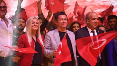 Osmangazi Belediyesi’nin 30 Ağustos Zafer Bayramı etkinlikleri kapsamında sahne alan