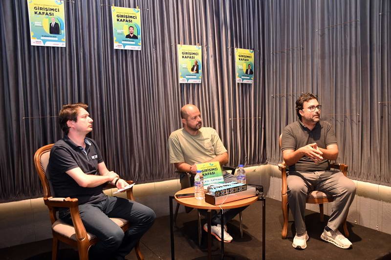 Gençleri girişimcilik konusunda desteklemeyi amaçlayan Osmangazi Belediyesi, iş dünyasının ilham