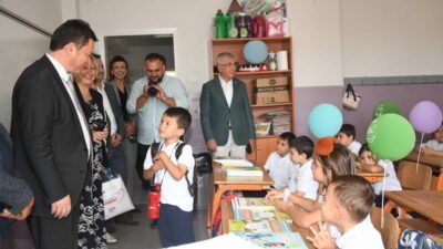 Osmangazi Belediye Başkanı Erkan Aydın, yeni eğitim-öğretim yılının ilk gününde