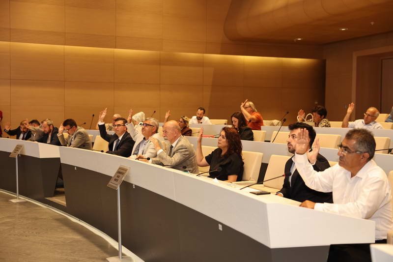 Nilüfer Belediye Meclisi, üniversite öğrencilerine ulaşım desteği ve “Halk Kart”