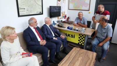 Bursa Büyükşehir Belediye Başkanı Mustafa Bozbey, kenti masa başında değil,