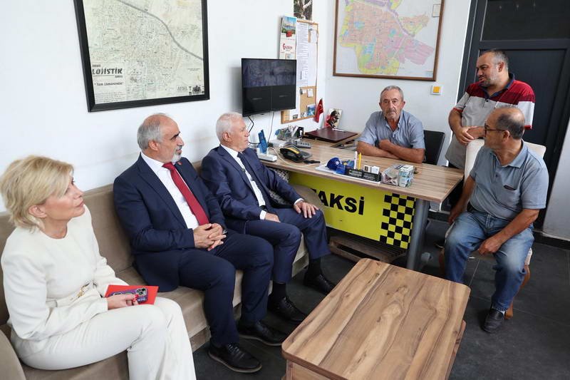 Bursa Büyükşehir Belediye Başkanı Mustafa Bozbey, kenti masa başında değil,