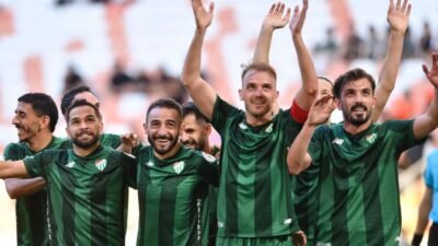 Bursaspor'a 6-0'lık farklı galibiyeti getiren golleri 19. ve 55. dakikada