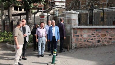 Bursa Büyükşehir Belediye Başkanı Mustafa Bozbey, kentin eski yerleşim yerlerinde