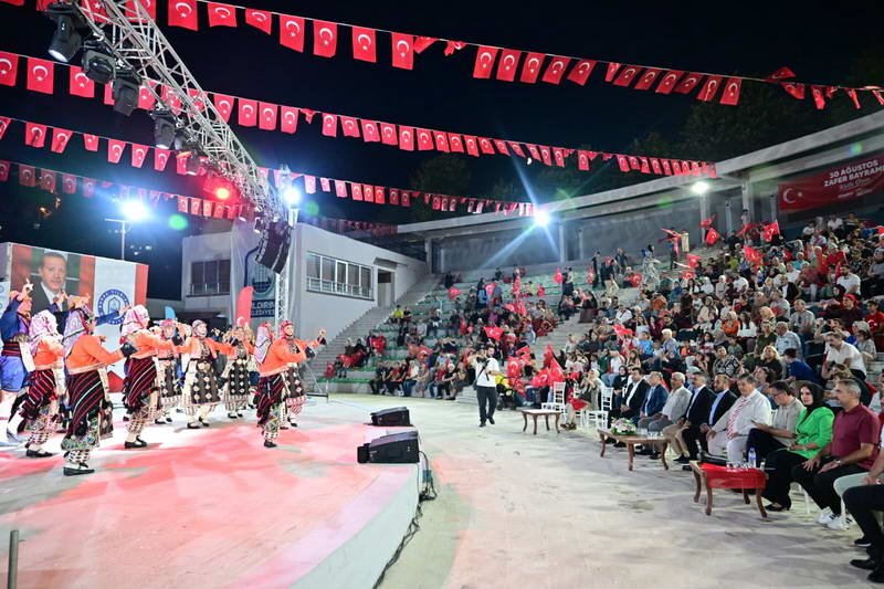 Yıldırım Belediyesi, 30 Ağustos Zafer Bayramı’nı düzenlediği etkinliklerle kutladı.