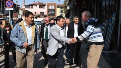 Osmangazi Belediye Başkanı Erkan Aydın, Cuma ziyaretleri kapsamında Tahtakale Mahallesini