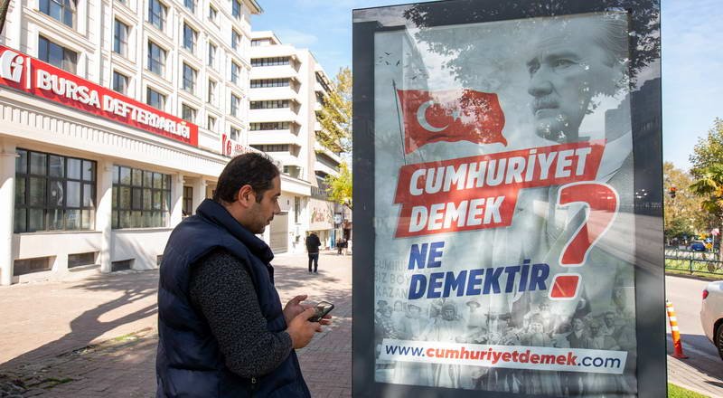 Bursa Büyükşehir Belediyesi, Türkiye Cumhuriyeti’nin 102’inci kuruluş yıl dönümünde, halkın