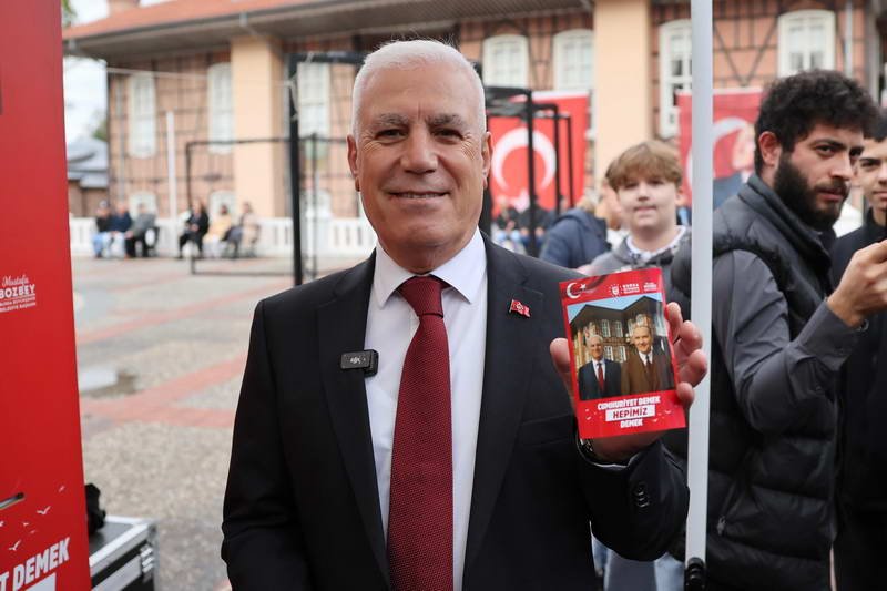 Bursa Büyükşehir Belediyesi, Cumhuriyet Bayramı coşkusunu yapay zeka teknolojisiyle buluşturdu.