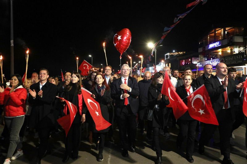 Mudanya, Cumhuriyet’in 102. yıldönümünde tarihine yakışır bir kutlamaya imza attı.