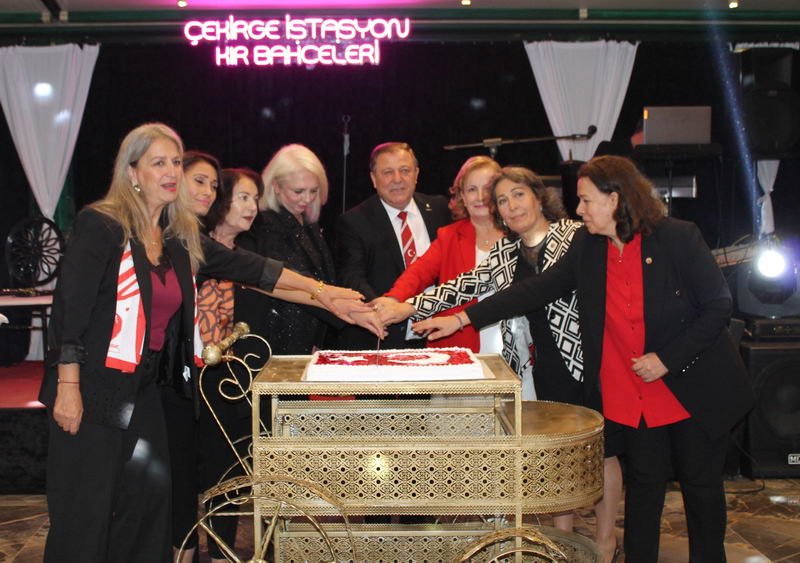 Geleneksel Cumhuriyet Balosunda emeklilerin sorunlarına dikkati çeken TÜED Uludağ Şube