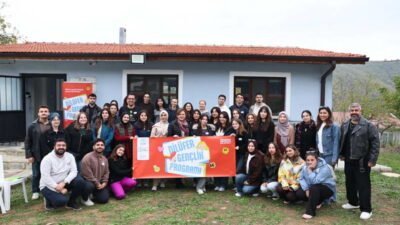 Nilüfer’in Üçpınar Mahallesi’nde düzenlenen etkinlikte bir araya gelen gençler; hem