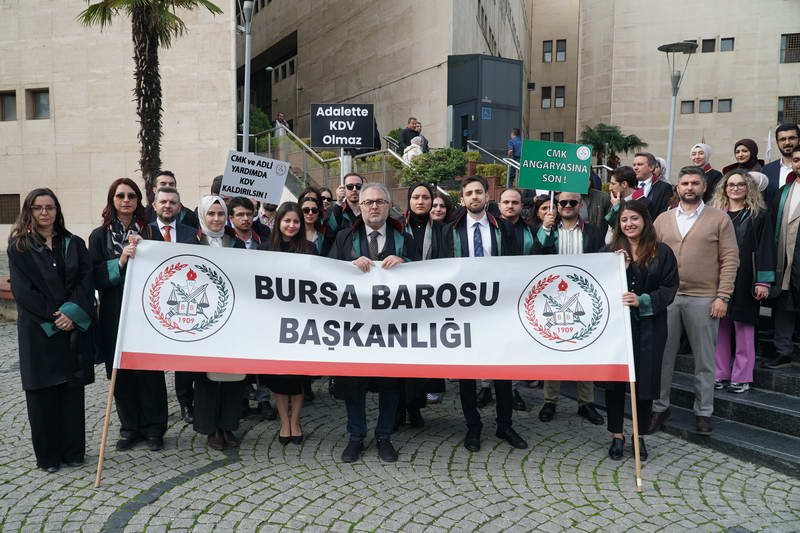 Türkiye genelinde eşzamanlı basın açıklaması yapan genç avukatlar, CMK ücret
