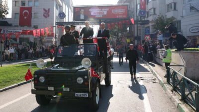 Tüm yurtta olduğu gibi Bursa’da da 29 Ekim Cumhuriyet Bayramı’nın