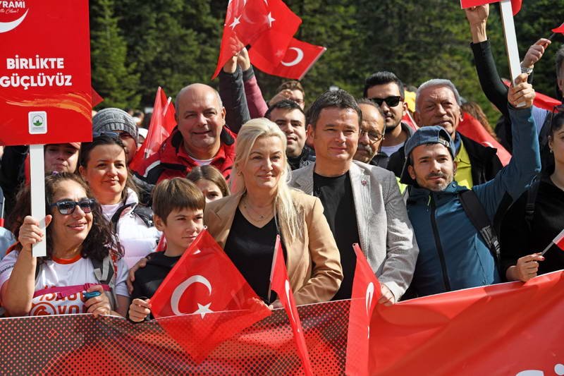 Osmangazi Belediyesi, Türkiye Cumhuriyeti’nin 102’inci kuruluş yıldönümü etkinlikleri kapsamında Uludağ’da