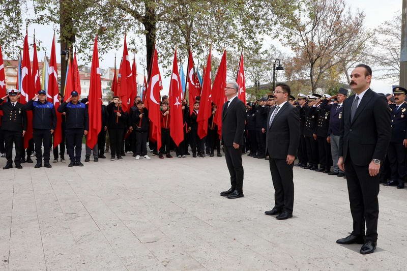 Türkiye Cumhuriyeti'nin kurucusu Ulu Önder Gazi Mustafa Kemal Atatürk, vefatının
