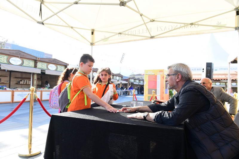 Osmangazi Belediyesi tarafından bu yıl 1’incisi düzenlenen Osmangazi Kitap Fuarı,
