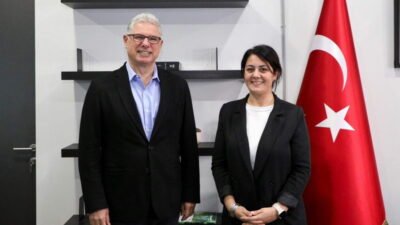 Mudanya Belediyesi’nde uzun süredir görev yapan Av. Sağra Kahraman Sevinç,