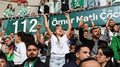 Bursaspor’lu nesiller yetiştirmek için Osmangazi Belediye Başkanı Erkan Aydın’ın tarafından