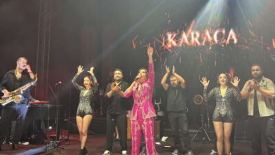 Bursa Büyükşehir Belediyesi’nin düzenlediği ‘Yeni Yıla Merhaba’ konserinde sahne alan