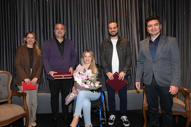 Dünyanın ilk ve tek engelli kadın ralli pilotu Kübra Denizci