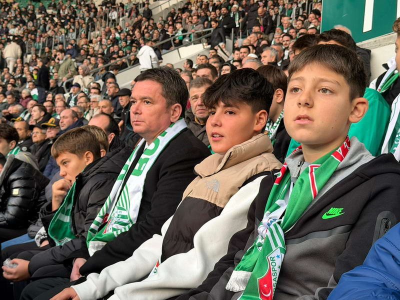 Yaşamın her alanında Bursaspor’a desteğini sunan Osmangazi Belediye Başkanı Erkan