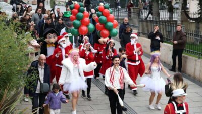 Osmangazi Belediyesi, tarafından Osmangazi Meydanı’nda kurulan ‘Yeni Yıl Festivali’ alanında