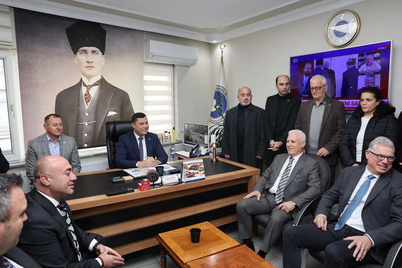 Bursa Büyükşehir Belediye Başkanı Mustafa Bozbey, sahil düzenlemesinde çevresel yatırımlara,