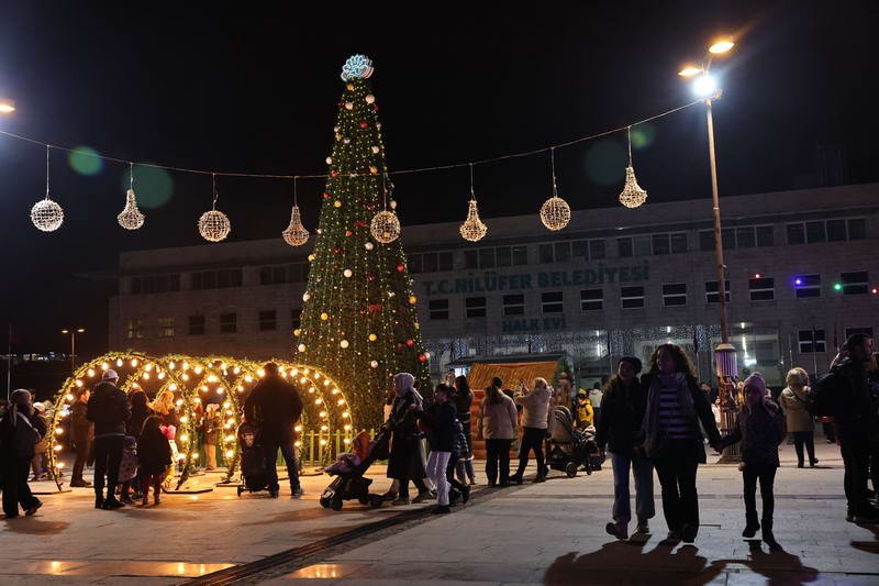 Nilüfer Belediyesi, yeni yılı Cumhuriyet Meydanı’nda kurulacak renkli bir festival