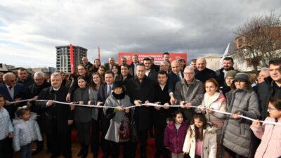 Sosyal belediyecilik anlayışıyla eğitime ve ailelere yönelik çalışmalarını aralıksız sürdüren