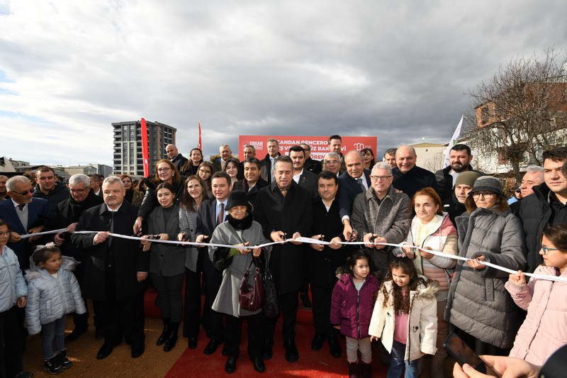 Sosyal belediyecilik anlayışıyla eğitime ve ailelere yönelik çalışmalarını aralıksız sürdüren