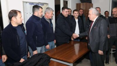 Nilüfer Belediye Başkanı Şadi Özdemir, zorlu kış şartlarında kentin ulaşımının