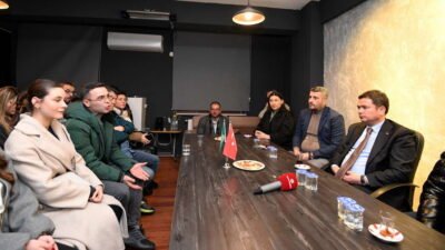 Osmangazi Belediye Başkanı Erkan Aydın, halk dansları aracılığıyla köklü gelenekleri