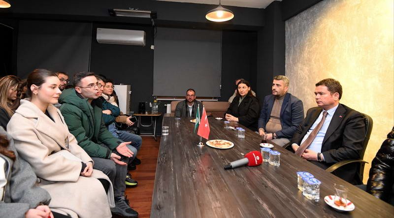 Osmangazi Belediye Başkanı Erkan Aydın, halk dansları aracılığıyla köklü gelenekleri