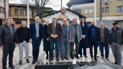 Bursa Barosu Başkanı Av. Metin Öztosun, genel sekreter Av. Yener